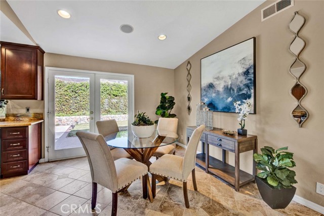 Detail Gallery Image 14 of 42 For 9641 Warburton Dr, Huntington Beach,  CA 92646 - 4 Beds | 2 Baths