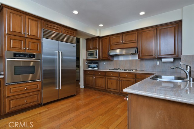 Detail Gallery Image 14 of 42 For 23224 Park Corniche, Calabasas,  CA 91302 - 5 Beds | 4 Baths