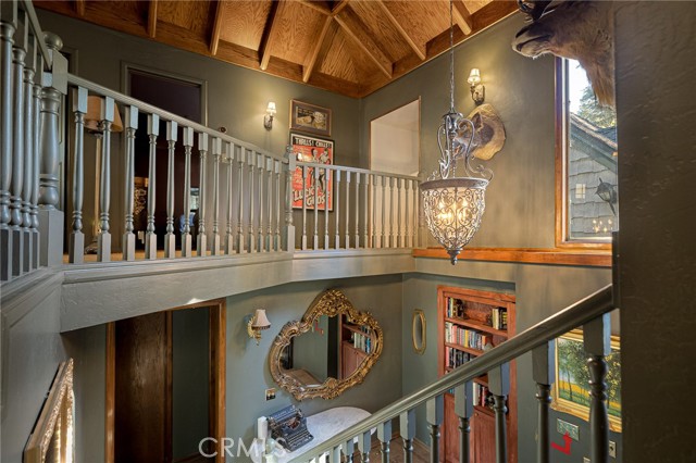 969 Oak Drive, Crestline CA: https://media.crmls.org/medias/990f533c-e567-4b8c-b43a-ce4a666e3b95.jpg
