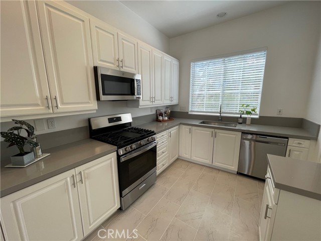 Detail Gallery Image 13 of 38 For 12719 Trent Jones Ln, Tustin,  CA 92782 - 3 Beds | 2/1 Baths