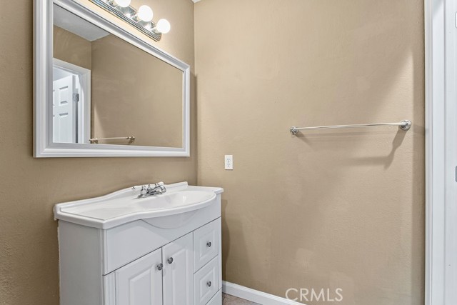 Detail Gallery Image 12 of 20 For 1030 W Macarthur Bld #100,  Santa Ana,  CA 92707 - 1 Beds | 1 Baths