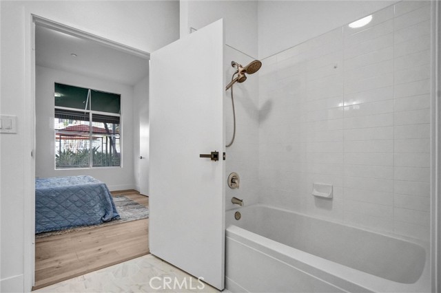 435 W Center Street Promenade, Anaheim CA: https://media.crmls.org/medias/9910b033-dbfb-424b-a15a-5a84172ef8ac.jpg