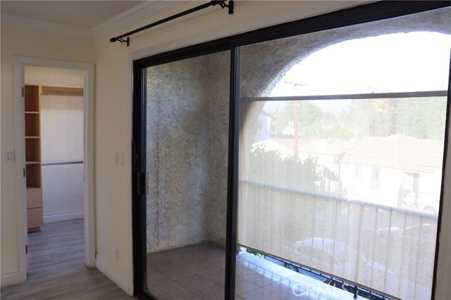 Detail Gallery Image 13 of 22 For 13243 Vanowen #5,  North Hollywood,  CA 91605 - 2 Beds | 3 Baths