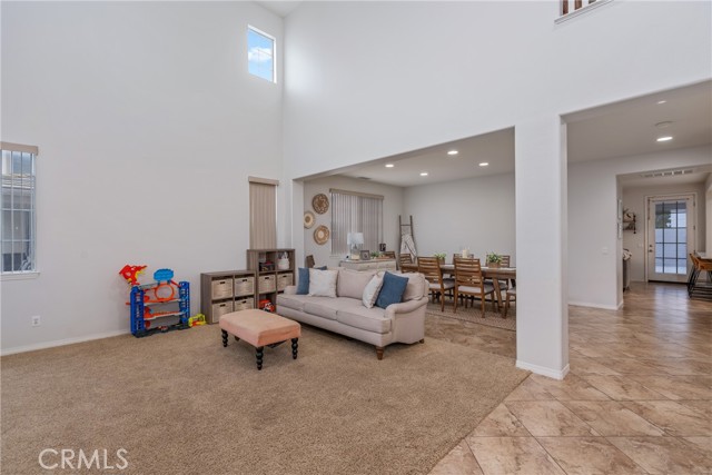 Detail Gallery Image 3 of 66 For 8111 Finch St, Corona,  CA 92880 - 5 Beds | 3 Baths