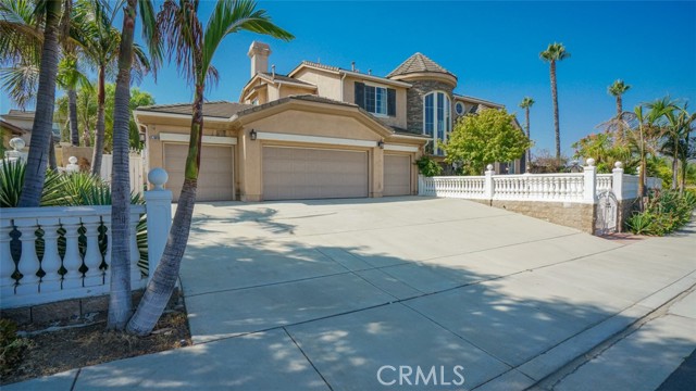 Detail Gallery Image 3 of 71 For 12683 Palm View Way, Riverside,  CA 92503 - 5 Beds | 3 Baths
