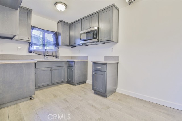 10955 S Spring Street, Los Angeles CA: https://media.crmls.org/medias/9912bf76-9476-4647-be4a-c6065cb2d1a0.jpg