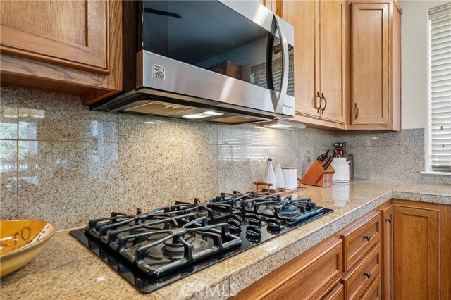 5611 Cherokee Drive, Kelseyville CA: https://media.crmls.org/medias/9912d417-9559-4fc2-856f-3999d61141be.jpg