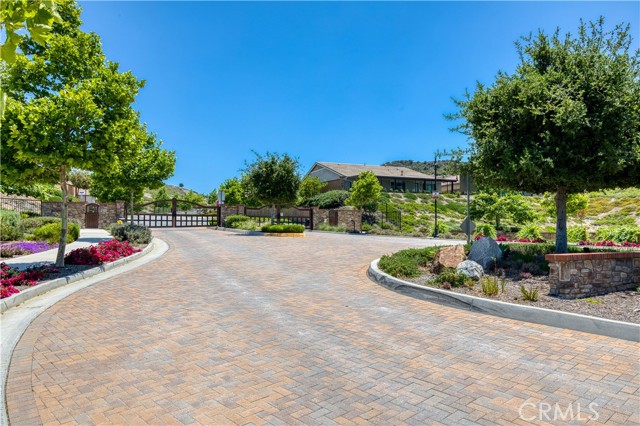 Detail Gallery Image 17 of 75 For 2725 Sierra Bella Dr, Corona,  CA 92882 - 5 Beds | 3 Baths