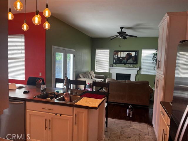 Detail Gallery Image 7 of 10 For 147 via Camelia, Paso Robles,  CA 93446 - 4 Beds | 3 Baths