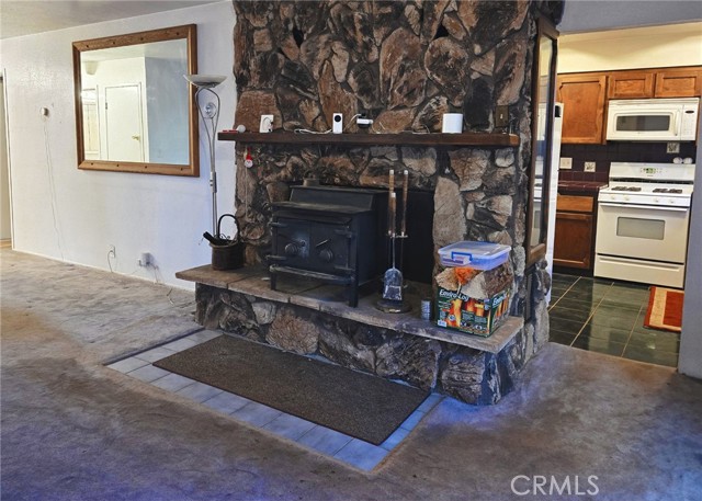 Detail Gallery Image 8 of 27 For 38 Weiss Hill Rd, Oroville,  CA 95966 - 3 Beds | 1/1 Baths