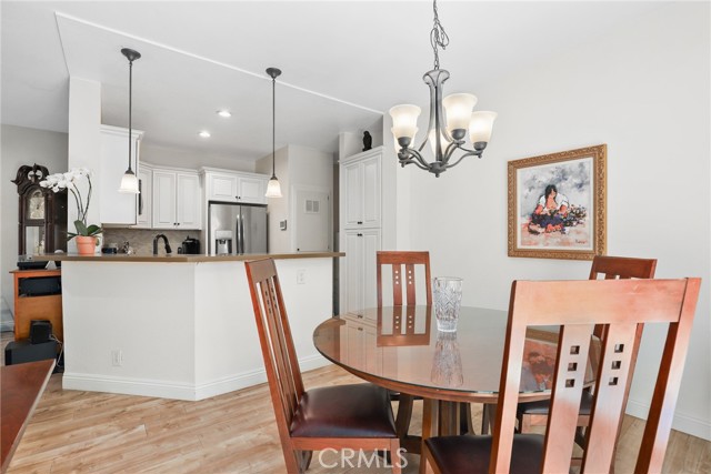 Detail Gallery Image 10 of 33 For 655 via Colinas, Thousand Oaks,  CA 91362 - 2 Beds | 2 Baths