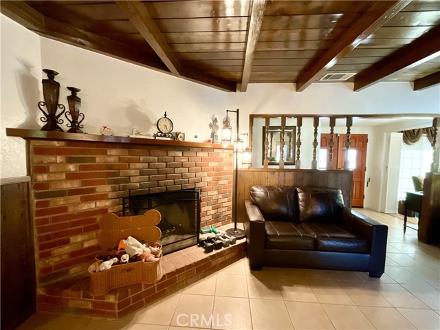 10195 Shangri La Avenue, Hesperia CA: https://media.crmls.org/medias/991504db-0e89-4bb1-b860-4afad0a6e6cd.jpg