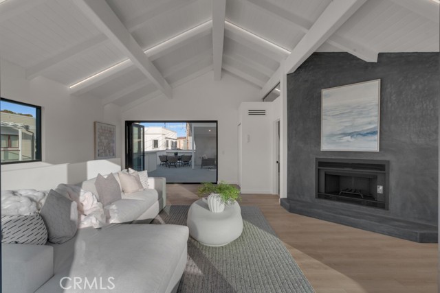 58 66th Place, Long Beach CA: https://media.crmls.org/medias/99156caa-9d53-421d-b460-0a387cb02b17.jpg