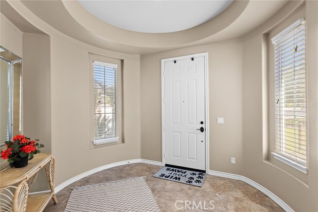 5381 Campania Way, Fontana CA: https://media.crmls.org/medias/99157490-8599-41fd-956a-4dcccd7ede7c.jpg
