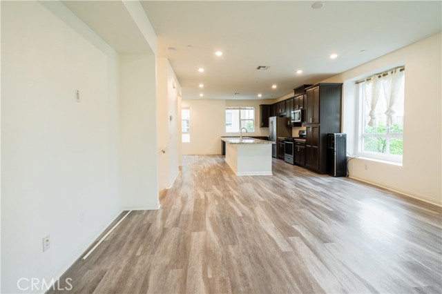 Detail Gallery Image 28 of 53 For 20618 Desert Ash, Winnetka,  CA 91306 - 4 Beds | 4 Baths