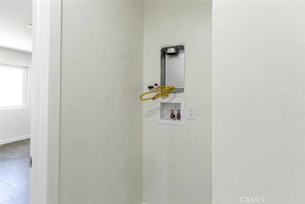 https://media.crmls.org/medias/991692e0-539c-476f-a4cd-c82c45ad0303.jpg?preset=X-Large