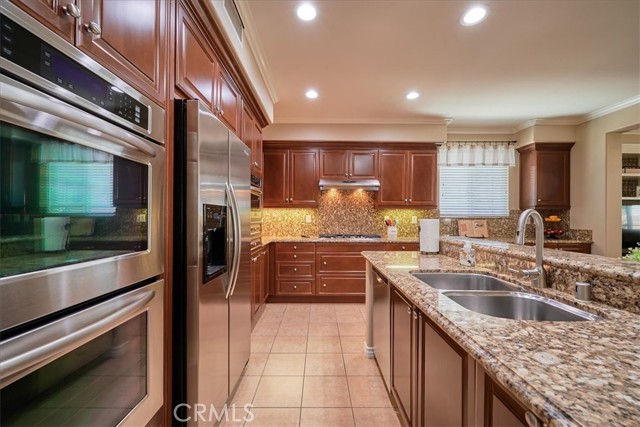 Detail Gallery Image 14 of 54 For 14508 Meadowbrook Ln, Corona,  CA 92880 - 4 Beds | 2/1 Baths