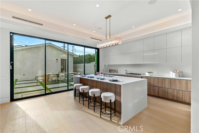 Detail Gallery Image 17 of 49 For 4532 Katherine, Sherman Oaks,  CA 91423 - 6 Beds | 6/1 Baths