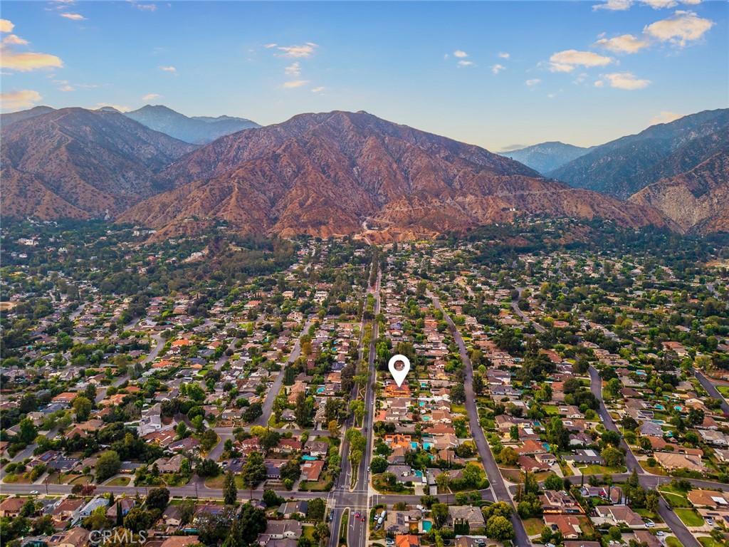 https://media.crmls.org/medias/991aadc7-6d38-4a43-b5c9-4ecf515f0746.jpg?preset=X-Large