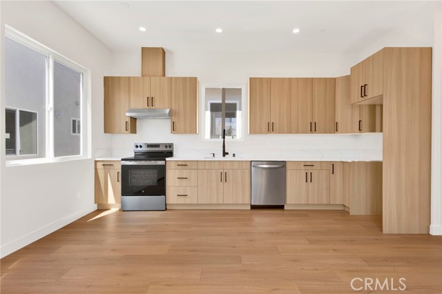 Detail Gallery Image 3 of 12 For 6710 1/2 Saint Clair Ave, North Hollywood,  CA 91606 - 2 Beds | 2 Baths