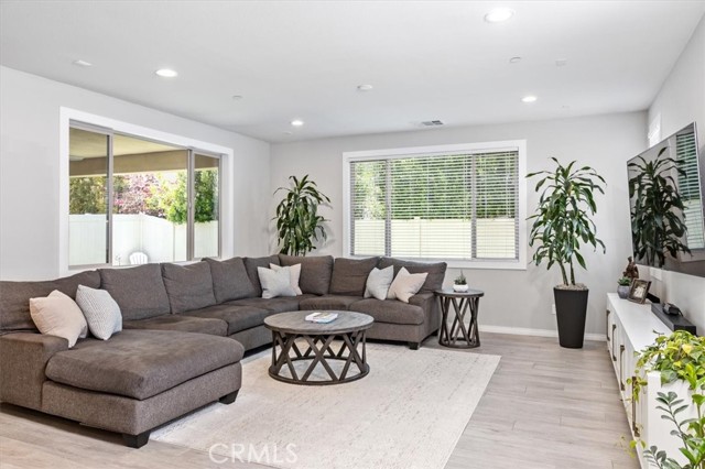 Detail Gallery Image 4 of 60 For 235 Triumph Ln, San Marcos,  CA 92078 - 4 Beds | 3/1 Baths
