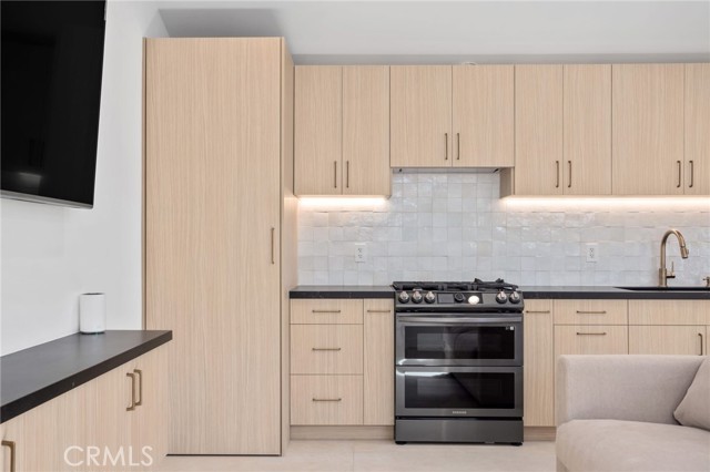 5519 Simpson Avenue, Valley Village CA: https://media.crmls.org/medias/991c4172-a435-4ab2-a36a-4e88fab0e0be.jpg