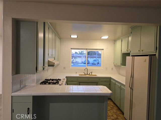 Detail Gallery Image 4 of 15 For 845 S Canoga St, Anaheim,  CA 92804 - 4 Beds | 2 Baths