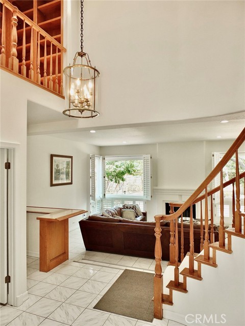 6225 Napoli Court, Long Beach CA: https://media.crmls.org/medias/991c8984-c8b2-4a77-8326-4f091e305651.jpg