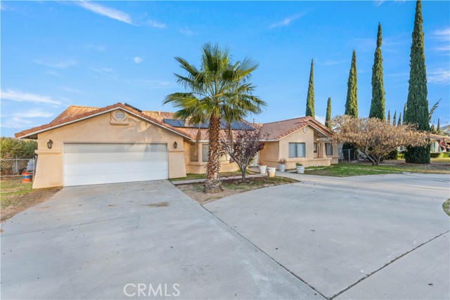 Detail Gallery Image 4 of 53 For 7503 Pismo, Hesperia,  CA 92345 - 4 Beds | 2 Baths