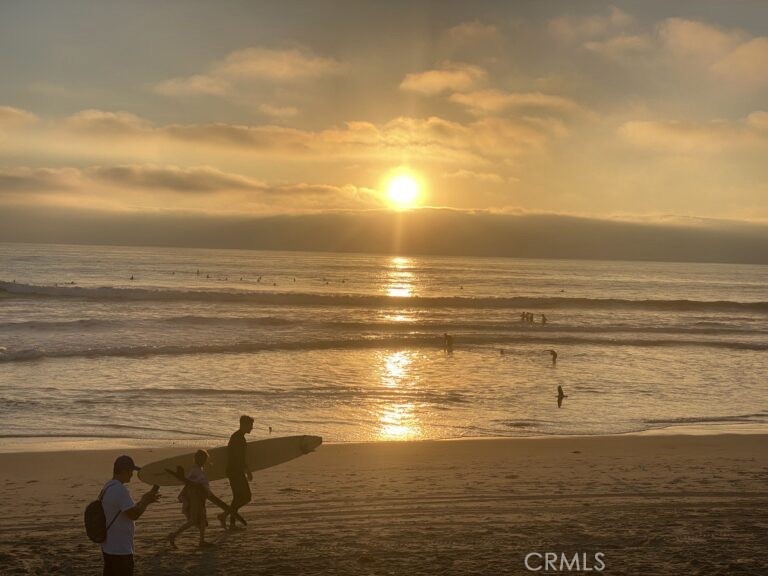 https://media.crmls.org/medias/991cd1e2-a435-4596-89e3-5aba4e74c03f.jpg?preset=X-Large