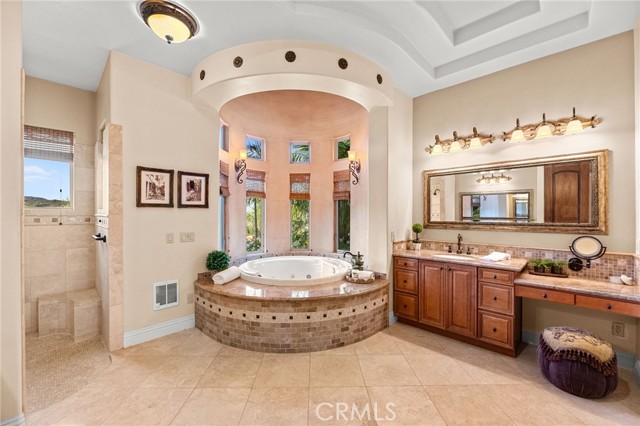 37654 Calle De Lobo, Murrieta CA: https://media.crmls.org/medias/991d8a89-56fe-480c-be01-515e94c0f692.jpg