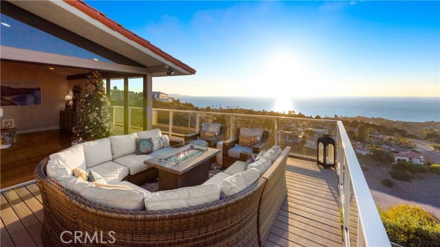 1609 Via Barcelona, Palos Verdes Estates, California 90274, 5 Bedrooms Bedrooms, ,5 BathroomsBathrooms,Residential,Sold,Via Barcelona,PV21268377