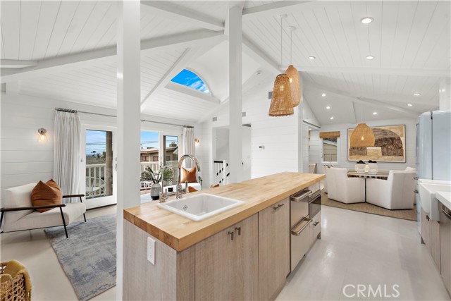 31602 Santa Rosa Drive, Laguna Beach CA: https://media.crmls.org/medias/991e6830-62bd-41aa-96e9-707a45a6e210.jpg