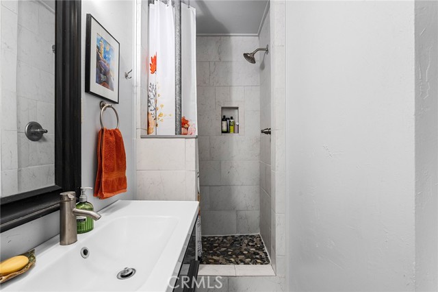 466 E 2nd Avenue, Chico CA: https://media.crmls.org/medias/991e876d-77f3-4137-85ae-de4aaff5faba.jpg