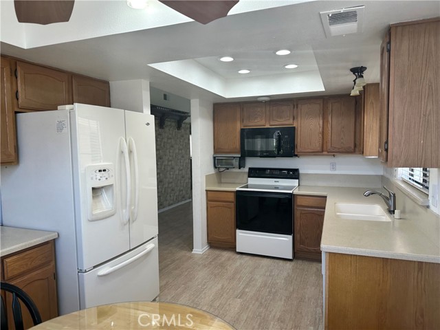 19080 Elm Drive, Apple Valley CA: https://media.crmls.org/medias/991f3d50-a6f4-44a1-8e27-56d827bfaa33.jpg