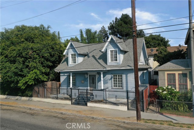 Detail Gallery Image 2 of 30 For 1708 S Union Ave, Los Angeles,  CA 90015 - 3 Beds | 2 Baths