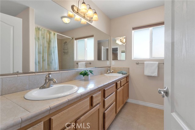 19410 Allegheny Court, Apple Valley CA: https://media.crmls.org/medias/991f8279-efa0-4b32-b11d-e655b77aca30.jpg