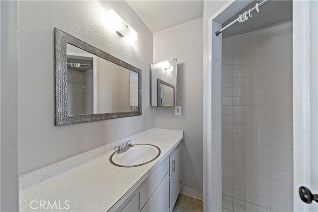 Detail Gallery Image 12 of 24 For 1308 E Oaks St #C,  Compton,  CA 90221 - 3 Beds | 2 Baths