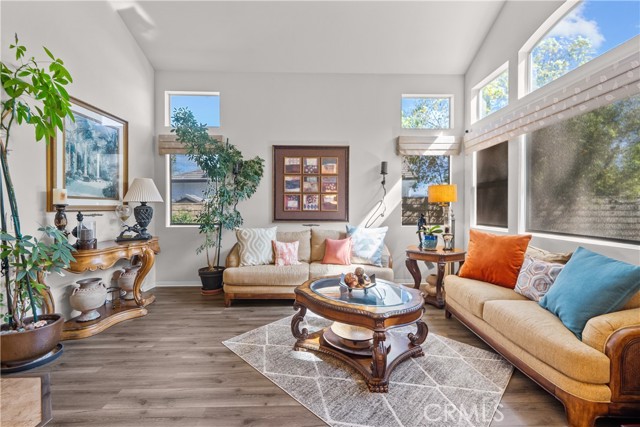 Detail Gallery Image 8 of 56 For 21736 Redwood Canyon, Saugus,  CA 91390 - 4 Beds | 4 Baths