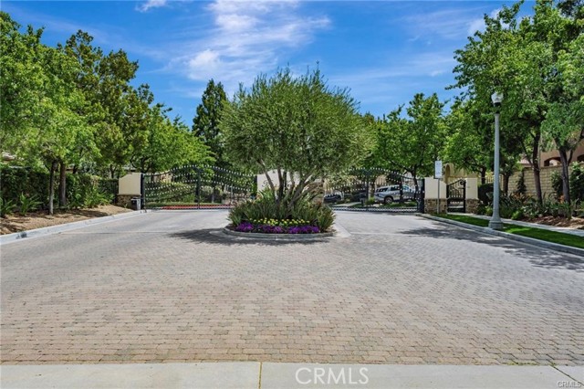 Detail Gallery Image 70 of 75 For 26640 via Bellazza, Valencia,  CA 91381 - 3 Beds | 2/1 Baths