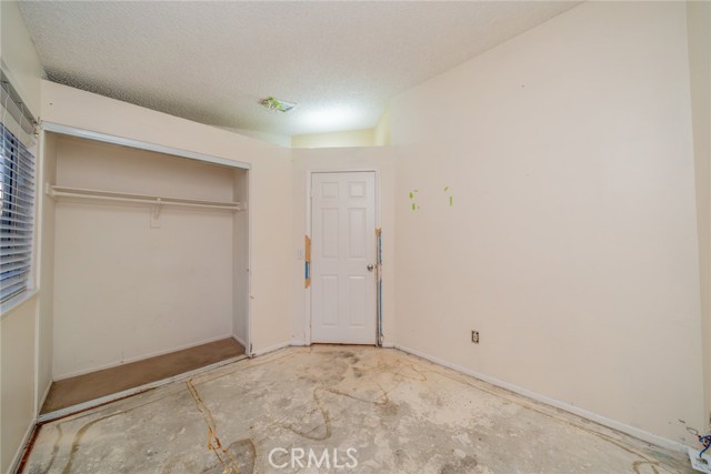 807 Santa Fe Lane, Colton CA: https://media.crmls.org/medias/99240745-fdd7-445a-bb85-1e9a6f291e3c.jpg