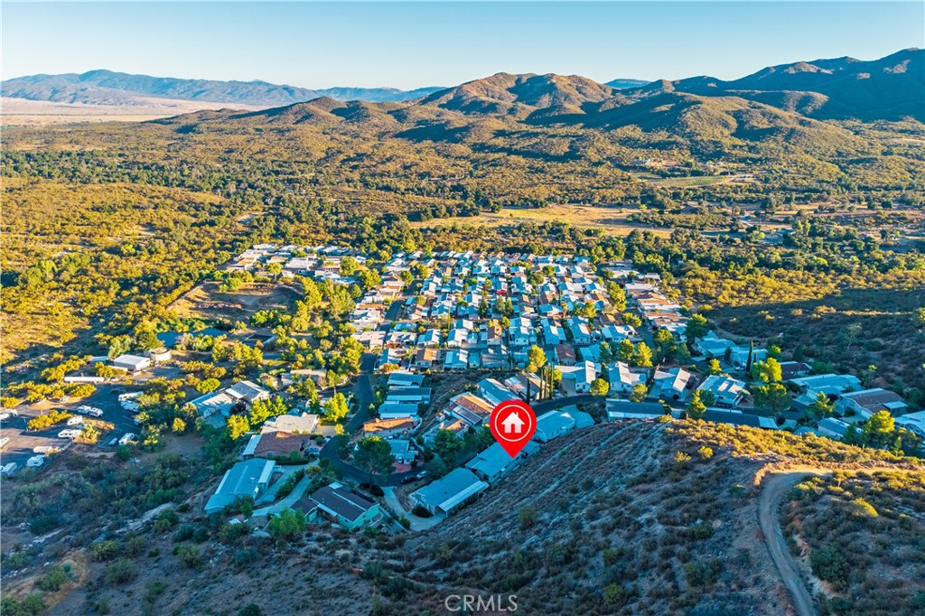 https://media.crmls.org/medias/992596b4-aba3-4e51-9c3c-74ec0318d8d4.jpg?preset=X-Large