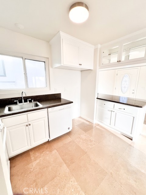 116 7th Street, Huntington Beach CA: https://media.crmls.org/medias/99259cd9-fc22-4559-93a7-721da73333ea.jpg