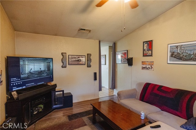 Detail Gallery Image 6 of 66 For 1070 E 23rd St, Merced,  CA 95340 - 3 Beds | 2 Baths