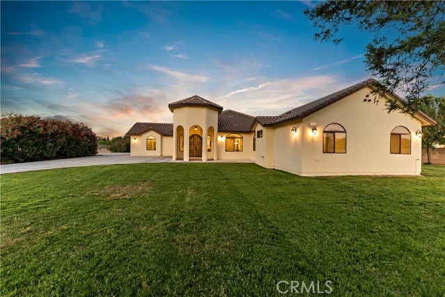 Detail Gallery Image 2 of 34 For 286 N Locan Ave, Fresno,  CA 93737 - 5 Beds | 4/1 Baths
