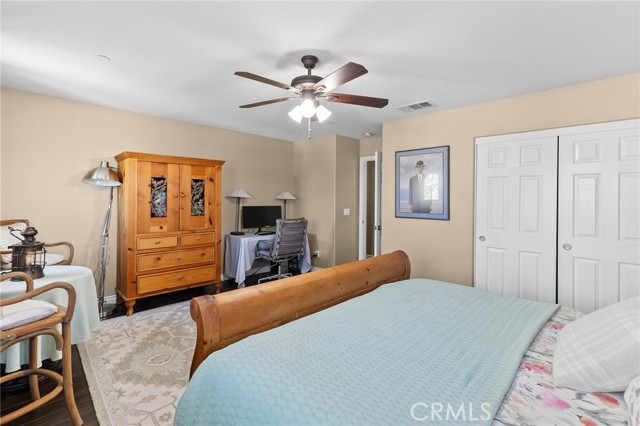 5381 Campania Way, Fontana CA: https://media.crmls.org/medias/99268ec5-a660-4c0b-8199-9cc274d3255c.jpg