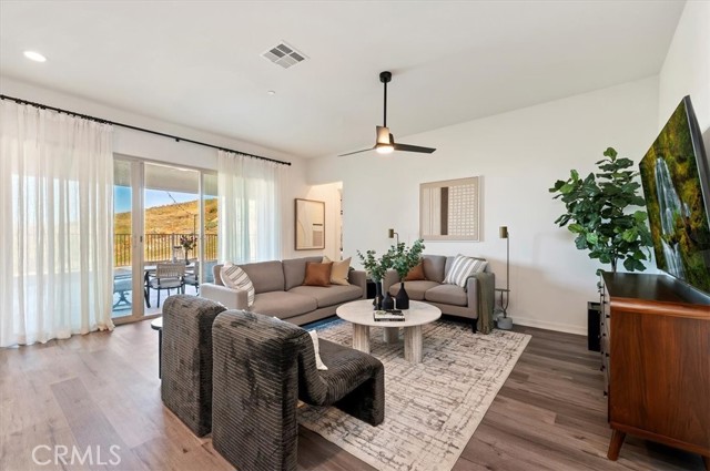 Detail Gallery Image 16 of 52 For 11560 Arch Hill Dr, Corona,  CA 92883 - 3 Beds | 2 Baths