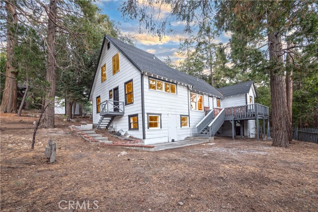 Detail Gallery Image 4 of 46 For 968 Ca-189, Twin Peaks,  CA 92391 - 3 Beds | 1/1 Baths