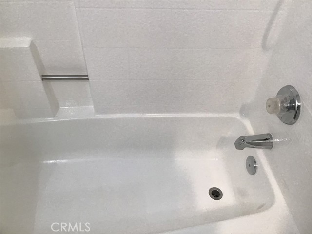 9144 Oakleaf Court, Hesperia CA: https://media.crmls.org/medias/9928887a-5bc3-4b65-af44-0dd227c8e408.jpg