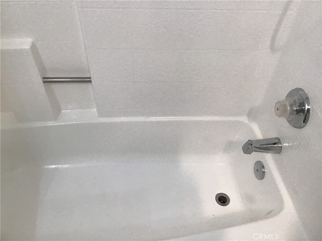 https://media.crmls.org/medias/9928887a-5bc3-4b65-af44-0dd227c8e408.jpg?preset=X-Large